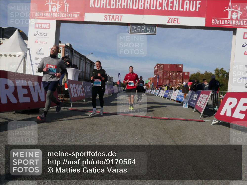 03.10.2025 - Köhlbrandbrückenlauf Matties Gatica Varas http://msf.ph/oto/9170564 03.10.2025 10:29:53 Ziel 1552, 2070, 2135, 2204, 2286, 2348, 2534, 3729, 3754 meine-sportfotos.de