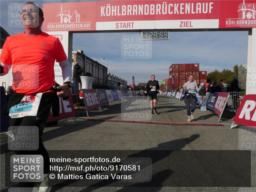 03.10.2025 - Köhlbrandbrückenlauf Matties Gatica Varas http://msf.ph/oto/9170581 03.10.2025 10:30:01 Ziel 1704, 2047, 2286, 2348, 2624, 2633, 3256, 3729 meine-sportfotos.de