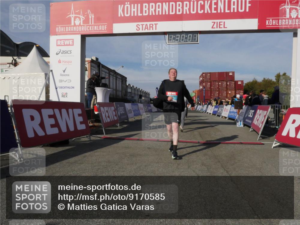 03.10.2025 - Köhlbrandbrückenlauf Matties Gatica Varas http://msf.ph/oto/9170585 03.10.2025 10:30:03 Ziel 1704, 2047, 2286, 2624, 2633, 2863, 2864, 2865, 3256 meine-sportfotos.de