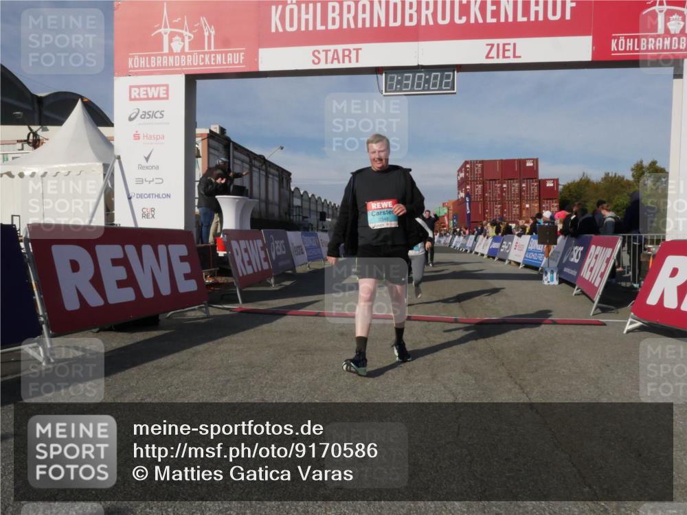 03.10.2025 - Köhlbrandbrückenlauf Matties Gatica Varas http://msf.ph/oto/9170586 03.10.2025 10:30:03 Ziel 1704, 2047, 2286, 2624, 2633, 2863, 2864, 2865, 3256 meine-sportfotos.de