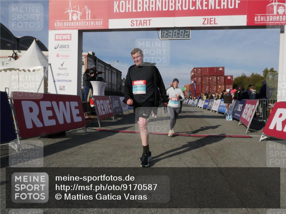 03.10.2025 - Köhlbrandbrückenlauf Matties Gatica Varas http://msf.ph/oto/9170587 03.10.2025 10:30:04 Ziel 1704, 2047, 2286, 2624, 2633, 2863, 2864, 2865, 3256 meine-sportfotos.de