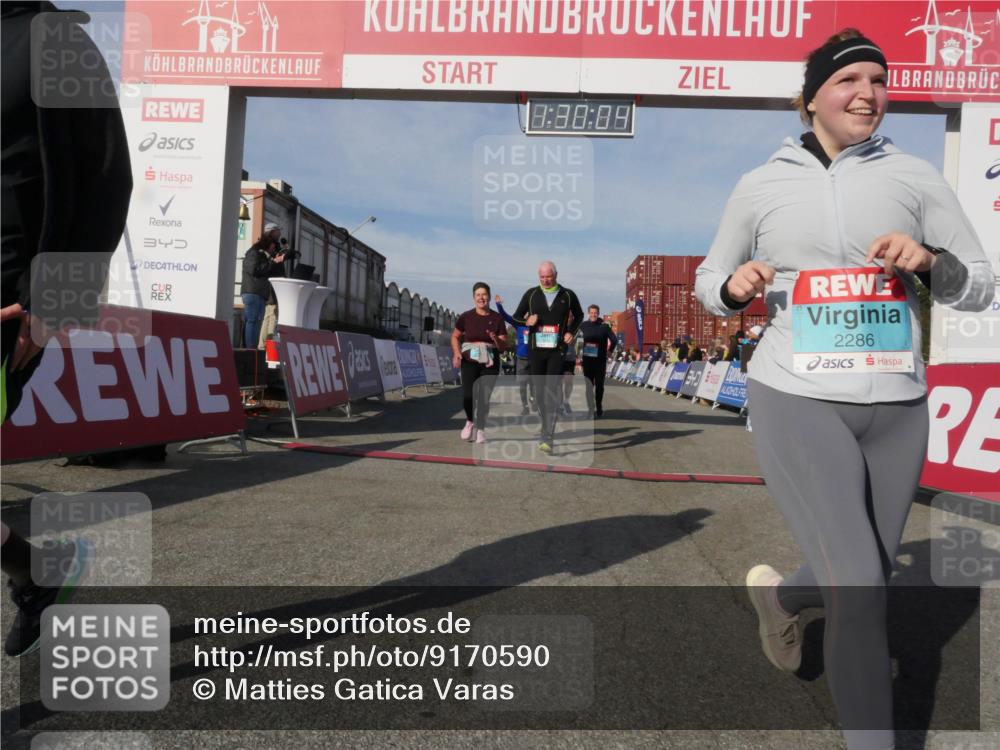 03.10.2025 - Köhlbrandbrückenlauf Matties Gatica Varas http://msf.ph/oto/9170590 03.10.2025 10:30:05 Ziel 1704, 2047, 2624, 2633, 2863, 2864, 2865, 3256 meine-sportfotos.de