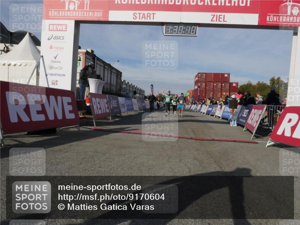 03.10.2025 - Köhlbrandbrückenlauf Matties Gatica Varas http://msf.ph/oto/9170604 03.10.2025 10:30:12 Ziel 1589, 2067, 2280, 2325, 2326, 2863, 2864, 2865, 3607 meine-sportfotos.de