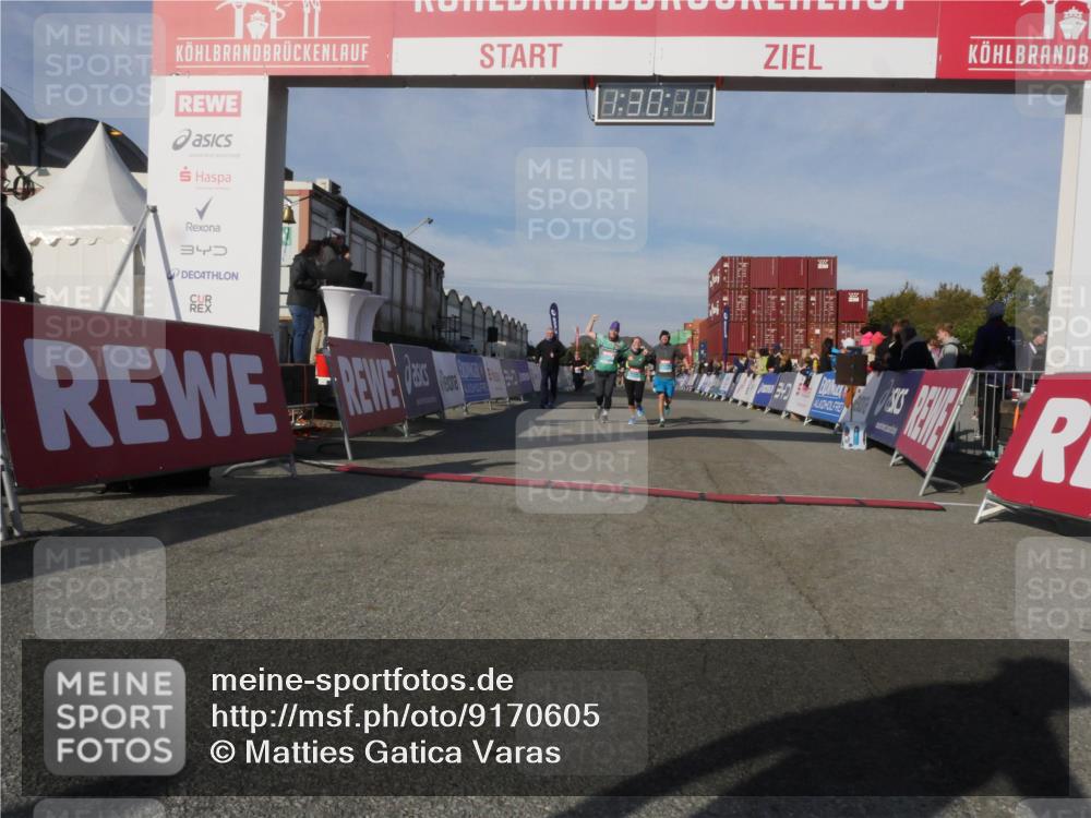 03.10.2025 - Köhlbrandbrückenlauf Matties Gatica Varas http://msf.ph/oto/9170605 03.10.2025 10:30:12 Ziel 1589, 2067, 2280, 2325, 2326, 2863, 2864, 2865, 3607 meine-sportfotos.de