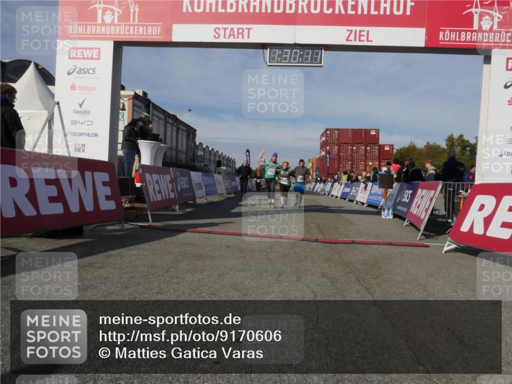 03.10.2025 - Köhlbrandbrückenlauf Matties Gatica Varas http://msf.ph/oto/9170606 03.10.2025 10:30:13 Ziel 1589, 2067, 2092, 2112, 2280, 2325, 2326, 2863, 2864, 2865, 3607 meine-sportfotos.de