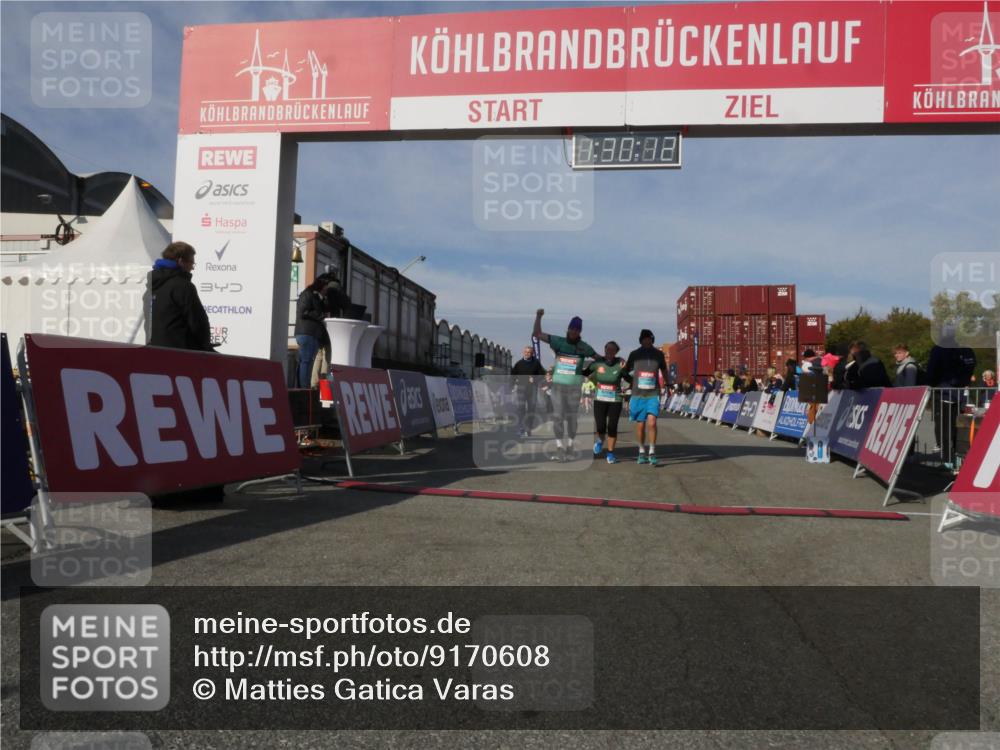03.10.2025 - Köhlbrandbrückenlauf Matties Gatica Varas http://msf.ph/oto/9170608 03.10.2025 10:30:14 Ziel 1589, 2067, 2092, 2112, 2280, 2325, 2326, 2863, 2864, 2865, 3607 meine-sportfotos.de