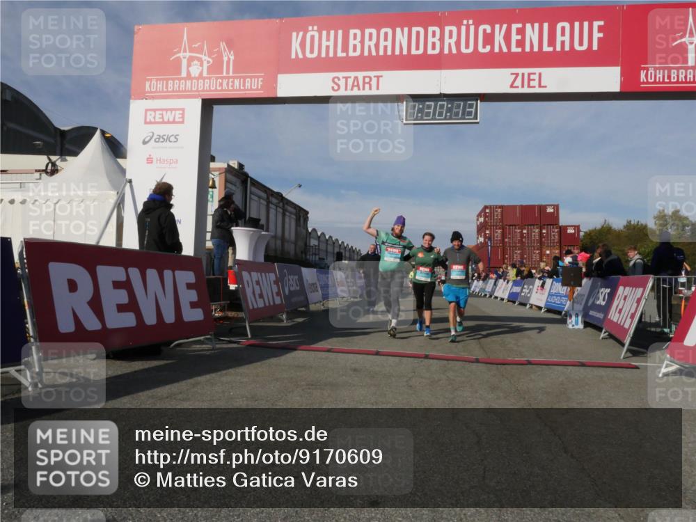 03.10.2025 - Köhlbrandbrückenlauf Matties Gatica Varas http://msf.ph/oto/9170609 03.10.2025 10:30:15 Ziel 1589, 2067, 2092, 2112, 2280, 2325, 2326, 2763, 2863, 2864, 2865, 3607 meine-sportfotos.de