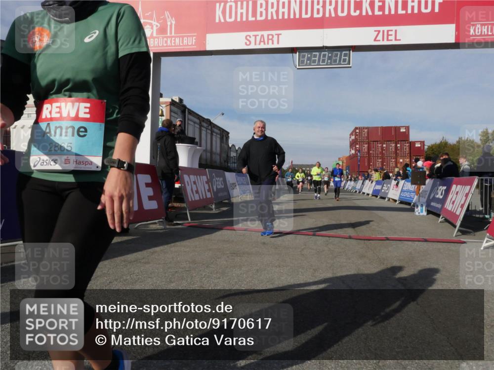 03.10.2025 - Köhlbrandbrückenlauf Matties Gatica Varas http://msf.ph/oto/9170617 03.10.2025 10:30:18 Ziel 1589, 2067, 2092, 2112, 2280, 2325, 2326, 2763, 3607, 3657, 3819 meine-sportfotos.de
