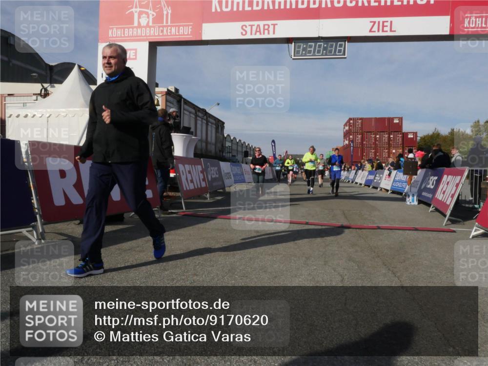 03.10.2025 - Köhlbrandbrückenlauf Matties Gatica Varas http://msf.ph/oto/9170620 03.10.2025 10:30:20 Ziel 1358, 2067, 2092, 2112, 2280, 2325, 2326, 2763, 3607, 3657, 3819 meine-sportfotos.de