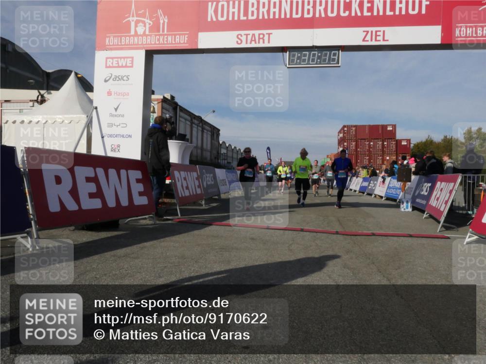 03.10.2025 - Köhlbrandbrückenlauf Matties Gatica Varas http://msf.ph/oto/9170622 03.10.2025 10:30:21 Ziel 1358, 2067, 2092, 2112, 2280, 2325, 2326, 2726, 2727, 2763, 3607, 3657, 3784, 3819 meine-sportfotos.de