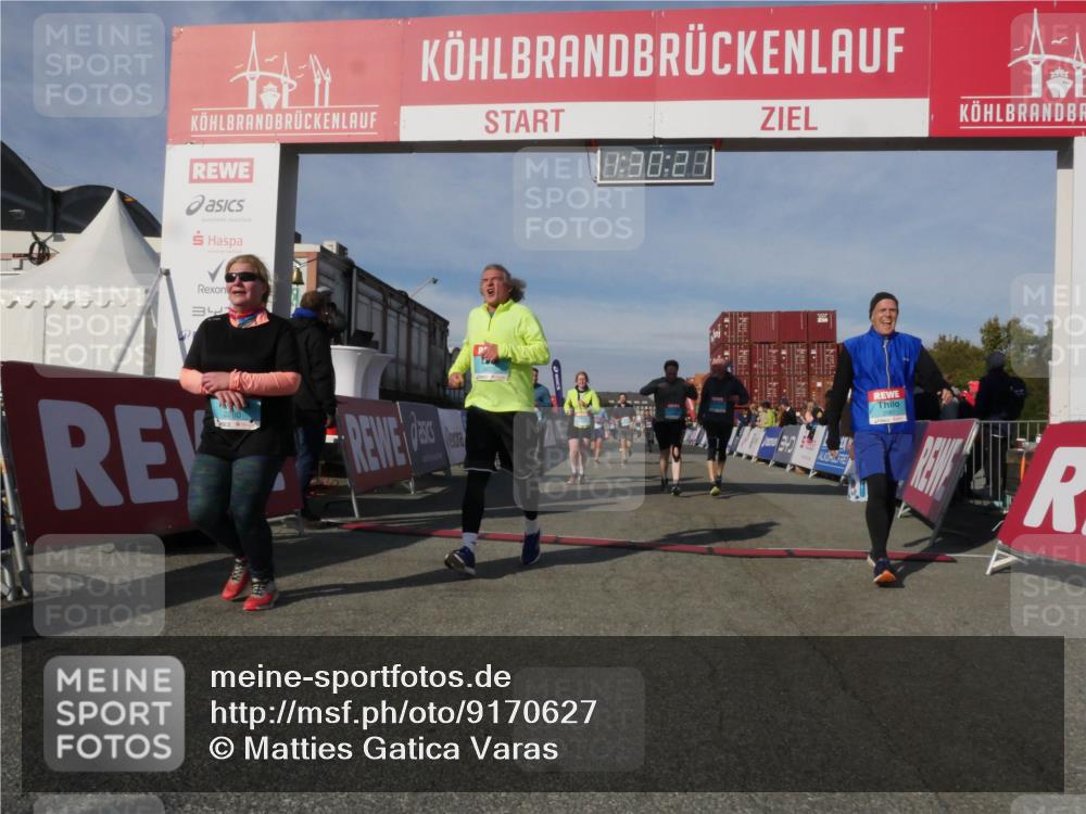 03.10.2025 - Köhlbrandbrückenlauf Matties Gatica Varas http://msf.ph/oto/9170627 03.10.2025 10:30:23 Ziel 1358, 2092, 2112, 2267, 2325, 2326, 2726, 2727, 2763, 3657, 3784, 3819 meine-sportfotos.de