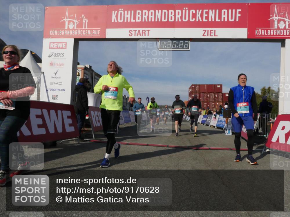 03.10.2025 - Köhlbrandbrückenlauf Matties Gatica Varas http://msf.ph/oto/9170628 03.10.2025 10:30:24 Ziel 1358, 2092, 2112, 2267, 2325, 2326, 2726, 2727, 2763, 3657, 3784, 3819 meine-sportfotos.de