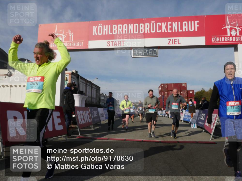 03.10.2025 - Köhlbrandbrückenlauf Matties Gatica Varas http://msf.ph/oto/9170630 03.10.2025 10:30:24 Ziel 1358, 2092, 2112, 2267, 2325, 2326, 2726, 2727, 2763, 3657, 3784, 3819 meine-sportfotos.de