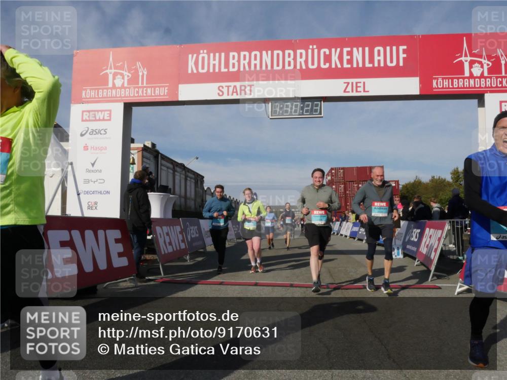 03.10.2025 - Köhlbrandbrückenlauf Matties Gatica Varas http://msf.ph/oto/9170631 03.10.2025 10:30:25 Ziel 1358, 2092, 2112, 2267, 2726, 2727, 2763, 3657, 3784, 3819 meine-sportfotos.de