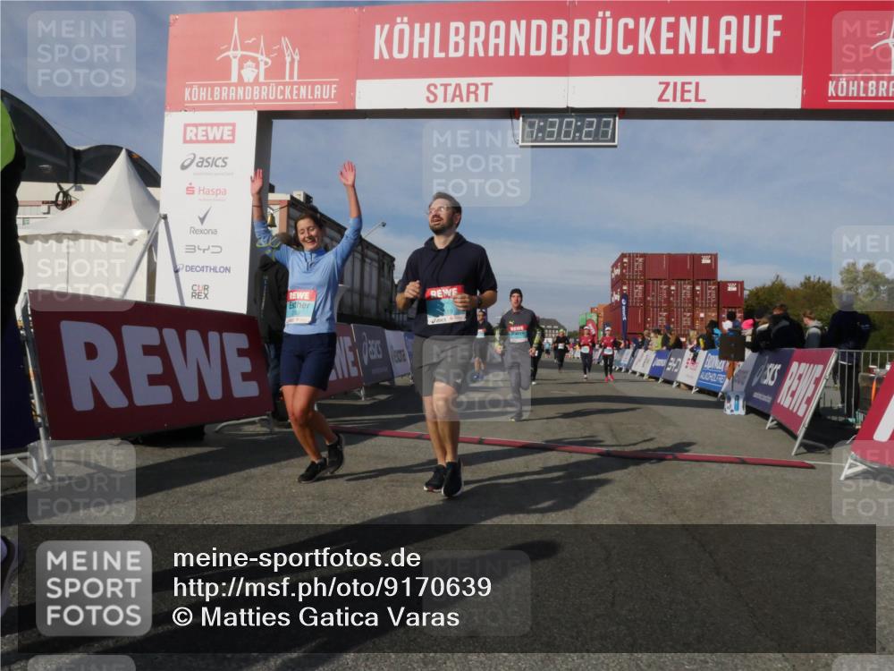 03.10.2025 - Köhlbrandbrückenlauf Matties Gatica Varas http://msf.ph/oto/9170639 03.10.2025 10:30:29 Ziel 1358, 2267, 2386, 2497, 2498, 2726, 2727, 3657, 3784 meine-sportfotos.de