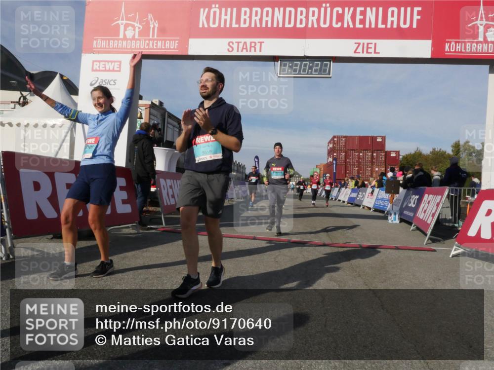 03.10.2025 - Köhlbrandbrückenlauf Matties Gatica Varas http://msf.ph/oto/9170640 03.10.2025 10:30:29 Ziel 1358, 2267, 2386, 2497, 2498, 2726, 2727, 3657, 3784 meine-sportfotos.de