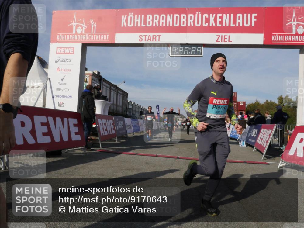 03.10.2025 - Köhlbrandbrückenlauf Matties Gatica Varas http://msf.ph/oto/9170643 03.10.2025 10:30:31 Ziel 1358, 2267, 2342, 2343, 2386, 2497, 2498, 2726, 2727, 3784 meine-sportfotos.de