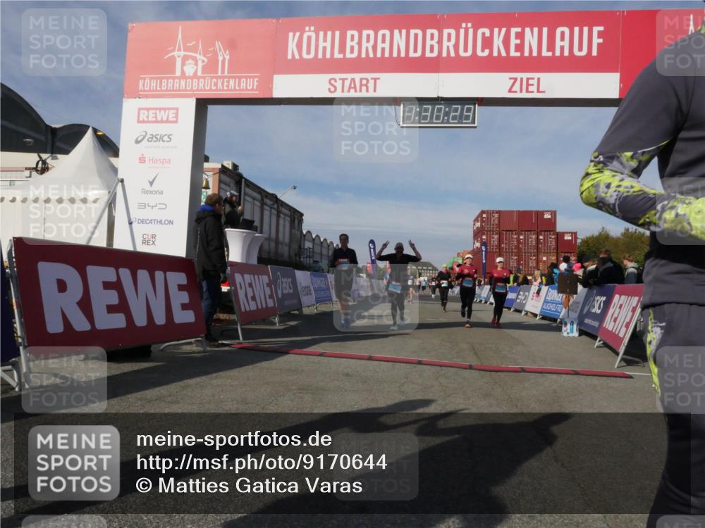 03.10.2025 - Köhlbrandbrückenlauf Matties Gatica Varas http://msf.ph/oto/9170644 03.10.2025 10:30:31 Ziel 1358, 2267, 2342, 2343, 2386, 2497, 2498, 2726, 2727, 3784 meine-sportfotos.de