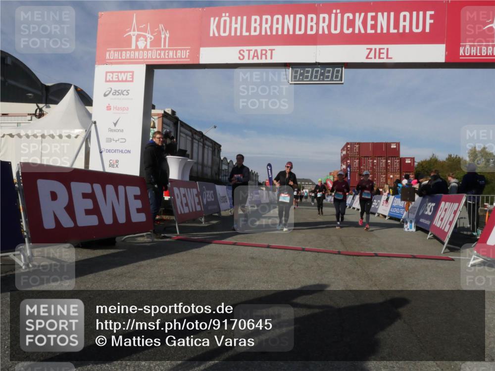 03.10.2025 - Köhlbrandbrückenlauf Matties Gatica Varas http://msf.ph/oto/9170645 03.10.2025 10:30:32 Ziel 1358, 2267, 2342, 2343, 2386, 2497, 2498, 2726, 2727, 3784 meine-sportfotos.de