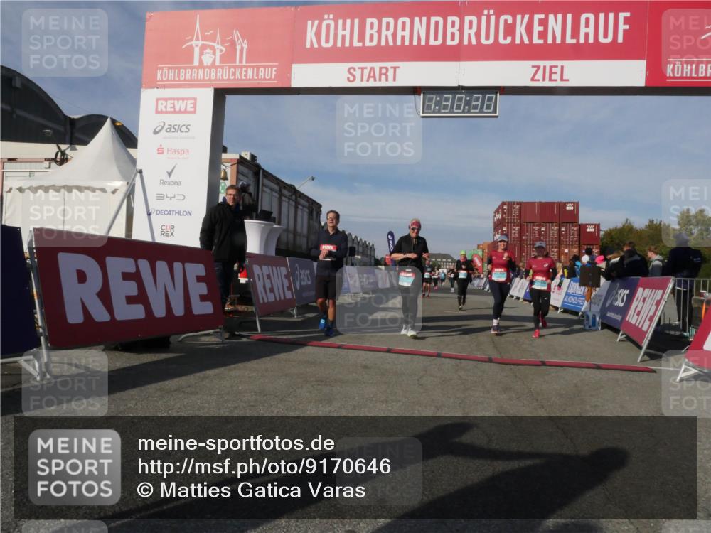 03.10.2025 - Köhlbrandbrückenlauf Matties Gatica Varas http://msf.ph/oto/9170646 03.10.2025 10:30:32 Ziel 1358, 2267, 2342, 2343, 2386, 2497, 2498, 2726, 2727, 3784 meine-sportfotos.de