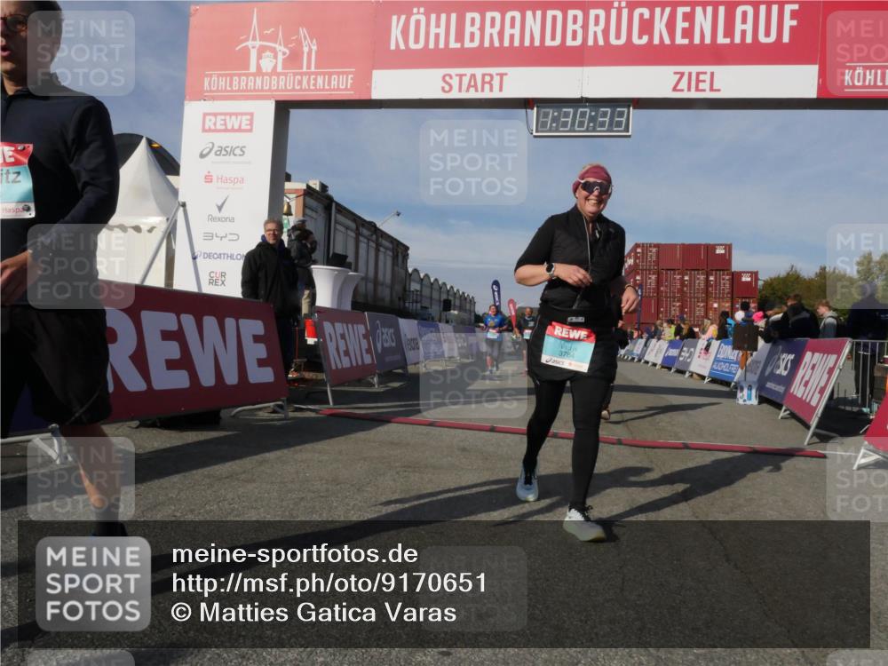 03.10.2025 - Köhlbrandbrückenlauf Matties Gatica Varas http://msf.ph/oto/9170651 03.10.2025 10:30:34 Ziel 2267, 2342, 2343, 2386, 2497, 2498 meine-sportfotos.de