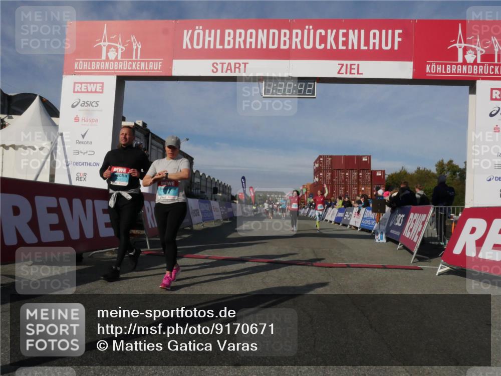 03.10.2025 - Köhlbrandbrückenlauf Matties Gatica Varas http://msf.ph/oto/9170671 03.10.2025 10:30:44 Ziel 2037, 2063, 2441, 2533, 2554, 3129 meine-sportfotos.de