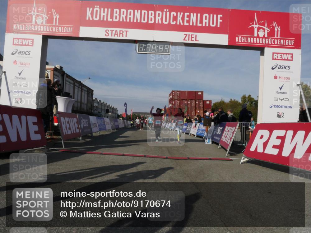 03.10.2025 - Köhlbrandbrückenlauf Matties Gatica Varas http://msf.ph/oto/9170674 03.10.2025 10:30:46 Ziel 1098, 2037, 2063, 2441, 2533, 2554, 3129, 3701 meine-sportfotos.de