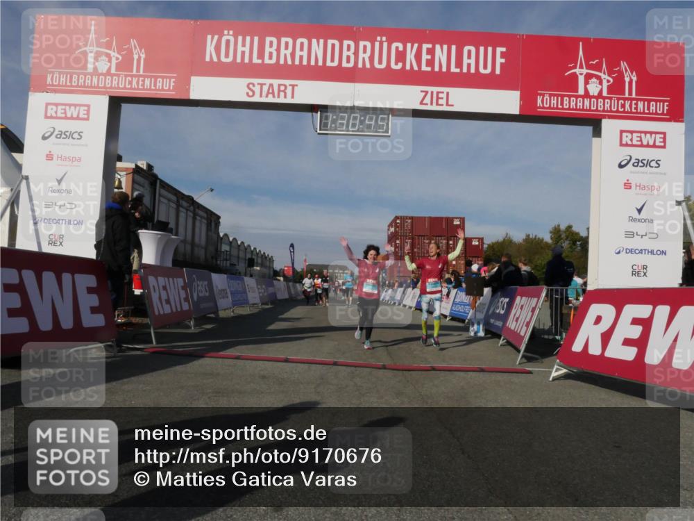 03.10.2025 - Köhlbrandbrückenlauf Matties Gatica Varas http://msf.ph/oto/9170676 03.10.2025 10:30:47 Ziel 1096, 1097, 1098, 2037, 2063, 2441, 2533, 2554, 2725, 3129, 3701 meine-sportfotos.de