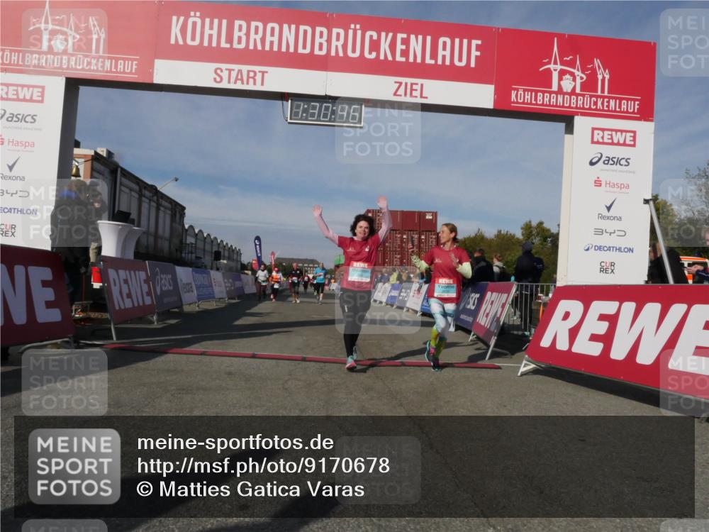 03.10.2025 - Köhlbrandbrückenlauf Matties Gatica Varas http://msf.ph/oto/9170678 03.10.2025 10:30:48 Ziel 1096, 1097, 1098, 2037, 2063, 2441, 2725, 3129, 3701 meine-sportfotos.de