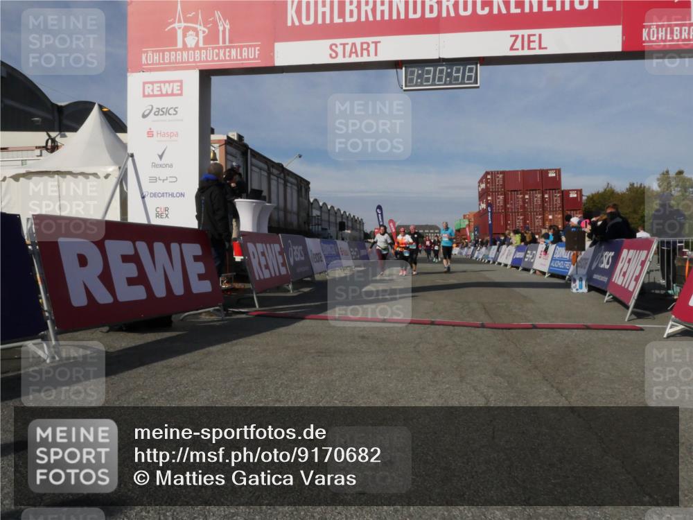 03.10.2025 - Köhlbrandbrückenlauf Matties Gatica Varas http://msf.ph/oto/9170682 03.10.2025 10:30:50 Ziel 1096, 1097, 1098, 2037, 2063, 2441, 2725, 3129, 3701 meine-sportfotos.de