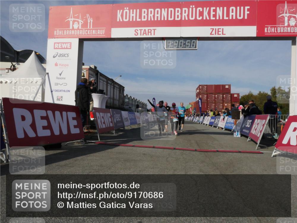 03.10.2025 - Köhlbrandbrückenlauf Matties Gatica Varas http://msf.ph/oto/9170686 03.10.2025 10:30:52 Ziel 1096, 1097, 1098, 2037, 2063, 2388, 2441, 2725, 3129, 3701 meine-sportfotos.de