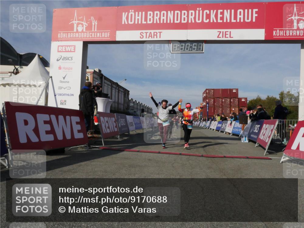 03.10.2025 - Köhlbrandbrückenlauf Matties Gatica Varas http://msf.ph/oto/9170688 03.10.2025 10:30:53 Ziel 1096, 1097, 1098, 2037, 2063, 2388, 2441, 2725, 3129, 3701 meine-sportfotos.de