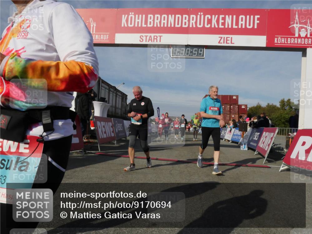 03.10.2025 - Köhlbrandbrückenlauf Matties Gatica Varas http://msf.ph/oto/9170694 03.10.2025 10:30:55 Ziel 1096, 1097, 1098, 2037, 2252, 2388, 2536, 2725, 3701 meine-sportfotos.de