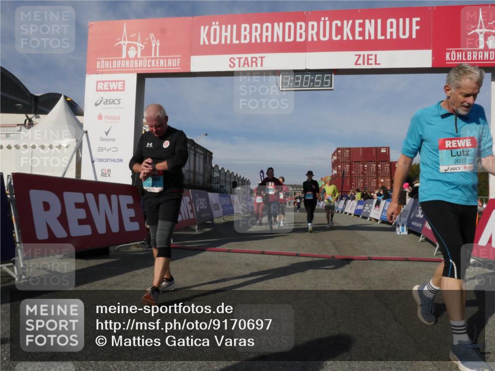 03.10.2025 - Köhlbrandbrückenlauf Matties Gatica Varas http://msf.ph/oto/9170697 03.10.2025 10:30:57 Ziel 1096, 1097, 1098, 2252, 2388, 2536, 2725, 2846, 3701 meine-sportfotos.de