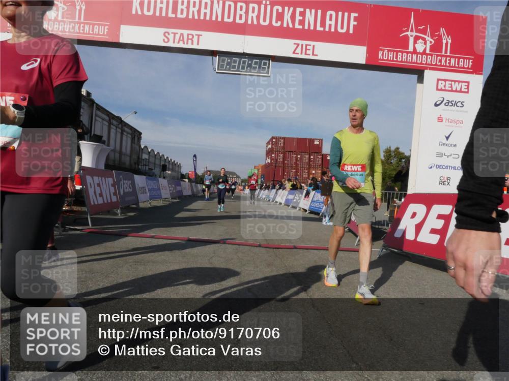 03.10.2025 - Köhlbrandbrückenlauf Matties Gatica Varas http://msf.ph/oto/9170706 03.10.2025 10:31:01 Ziel 2252, 2388, 2536, 2846 meine-sportfotos.de