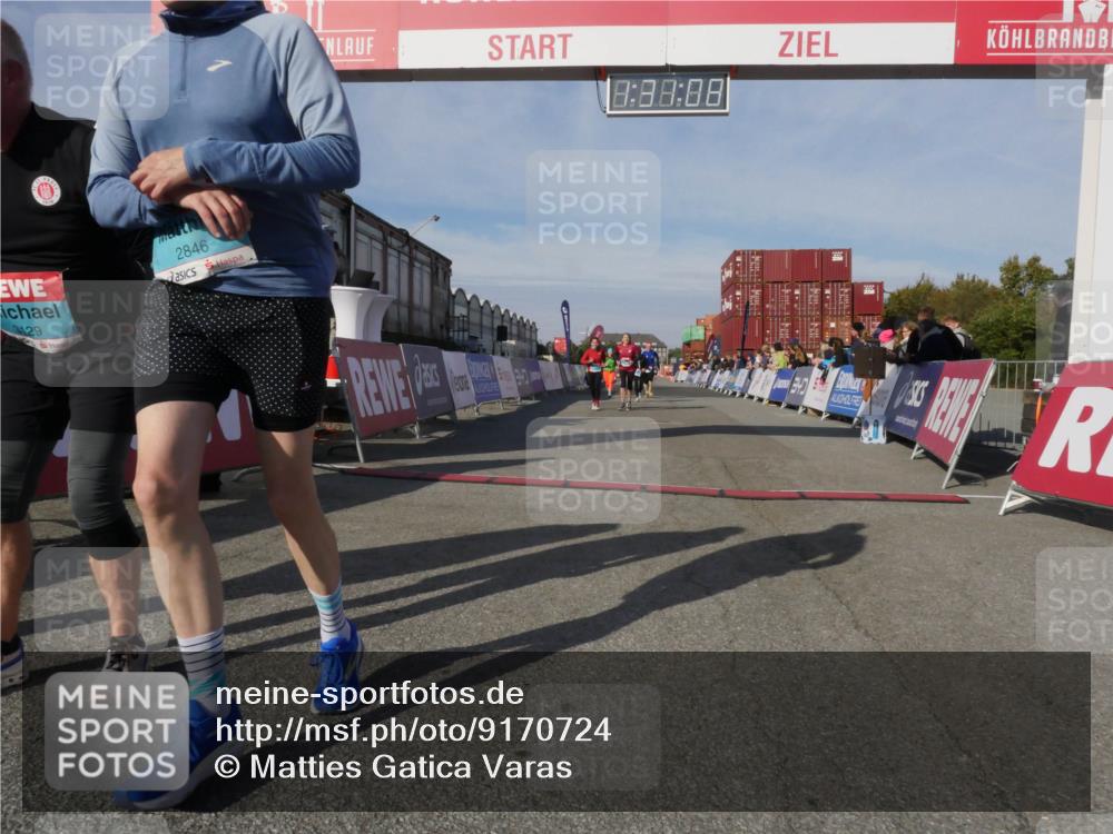 03.10.2025 - Köhlbrandbrückenlauf Matties Gatica Varas http://msf.ph/oto/9170724 03.10.2025 10:31:10 Ziel 1763, 2900, 3478, 3479, 3510, 3664 meine-sportfotos.de