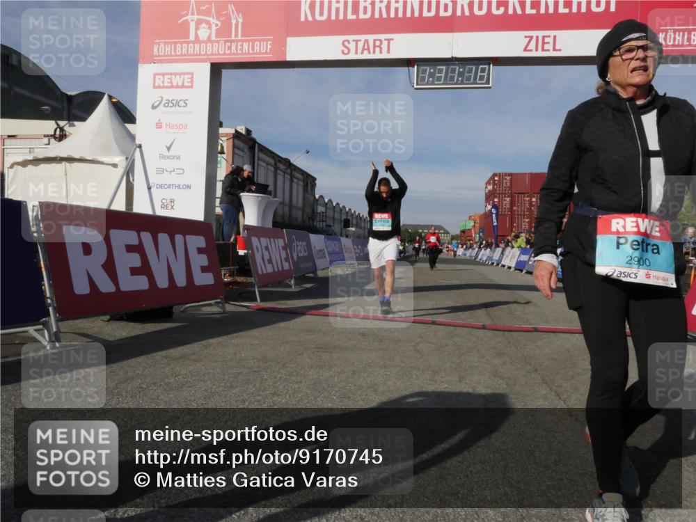 03.10.2025 - Köhlbrandbrückenlauf Matties Gatica Varas http://msf.ph/oto/9170745 03.10.2025 10:31:20 Ziel 2205, 2468, 3663 meine-sportfotos.de