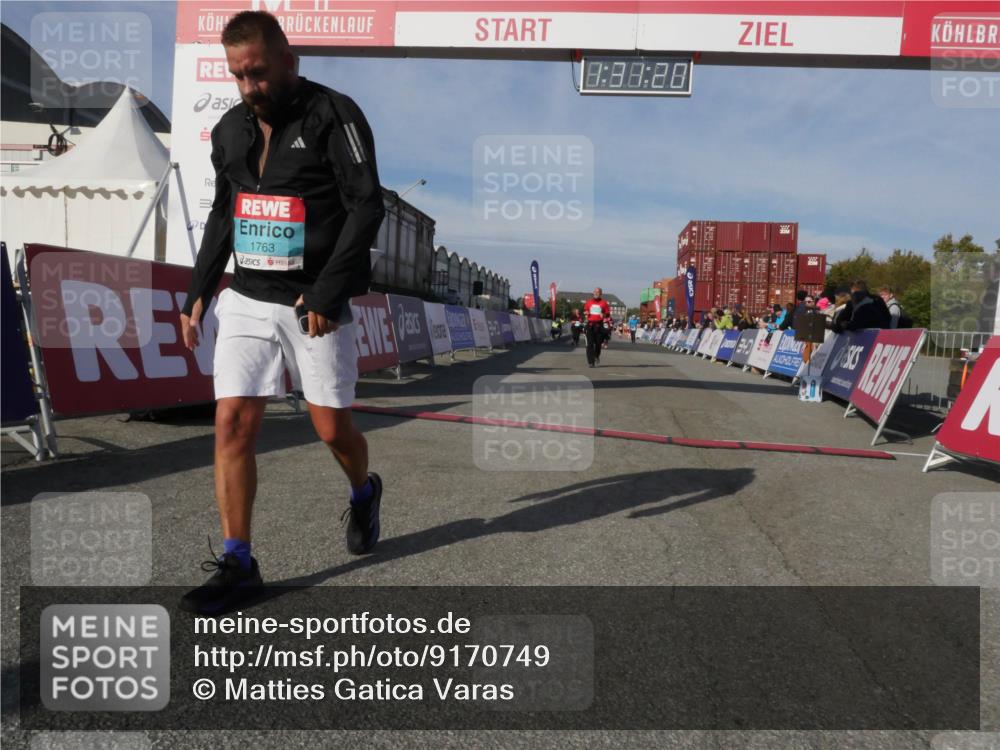 03.10.2025 - Köhlbrandbrückenlauf Matties Gatica Varas http://msf.ph/oto/9170749 03.10.2025 10:31:21 Ziel 2205, 2468, 3663 meine-sportfotos.de