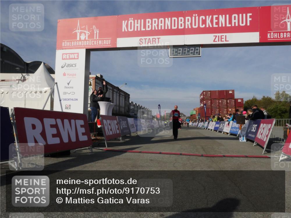 03.10.2025 - Köhlbrandbrückenlauf Matties Gatica Varas http://msf.ph/oto/9170753 03.10.2025 10:31:24 Ziel 2205, 2468, 3072, 3663 meine-sportfotos.de