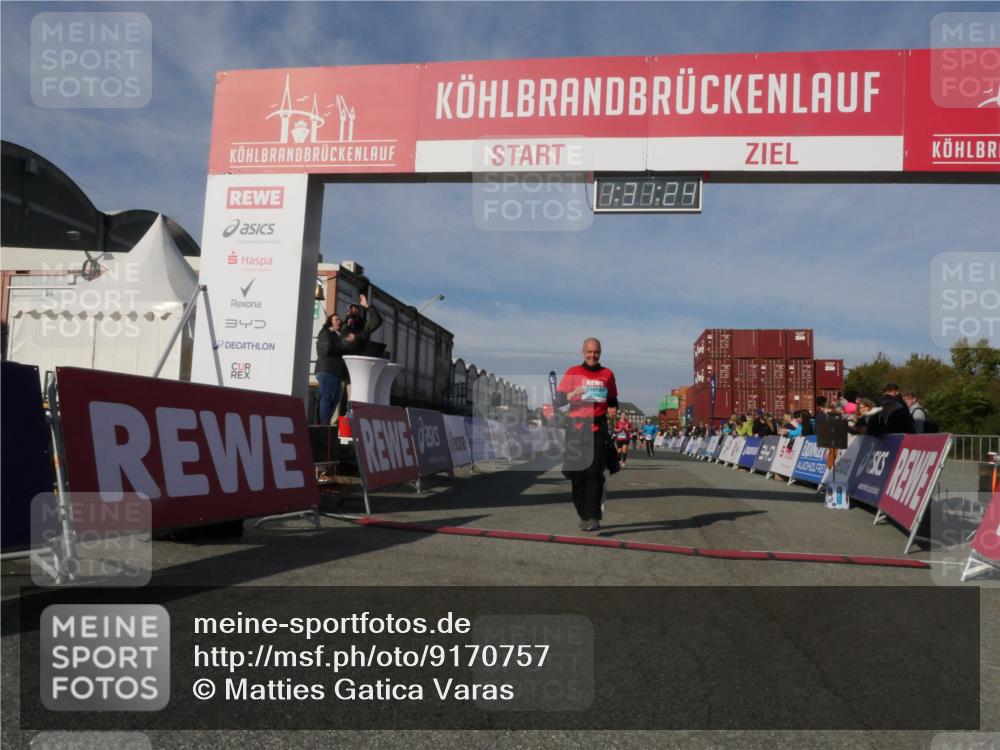 03.10.2025 - Köhlbrandbrückenlauf Matties Gatica Varas http://msf.ph/oto/9170757 03.10.2025 10:31:25 Ziel 2205, 2468, 3072, 3663 meine-sportfotos.de
