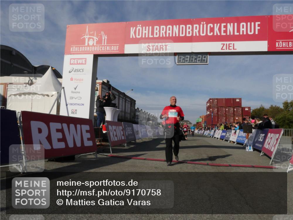 03.10.2025 - Köhlbrandbrückenlauf Matties Gatica Varas http://msf.ph/oto/9170758 03.10.2025 10:31:26 Ziel 2205, 3072, 3663 meine-sportfotos.de