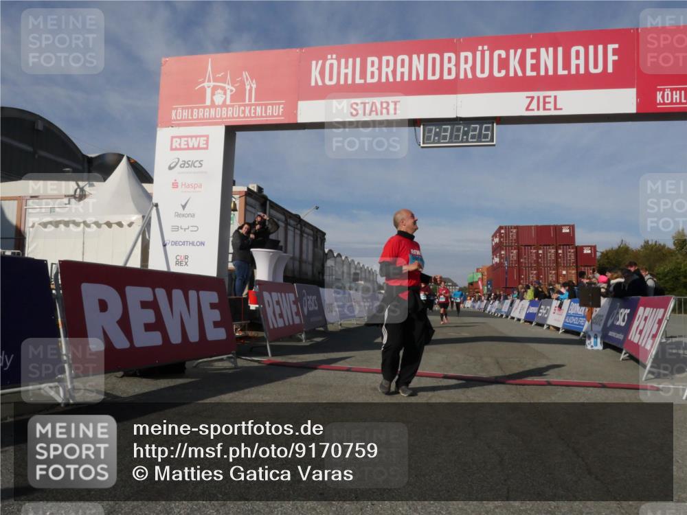 03.10.2025 - Köhlbrandbrückenlauf Matties Gatica Varas http://msf.ph/oto/9170759 03.10.2025 10:31:26 Ziel 2205, 3072, 3663 meine-sportfotos.de