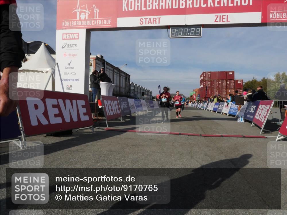 03.10.2025 - Köhlbrandbrückenlauf Matties Gatica Varas http://msf.ph/oto/9170765 03.10.2025 10:31:29 Ziel 1970, 2205, 2443, 3072, 3663 meine-sportfotos.de