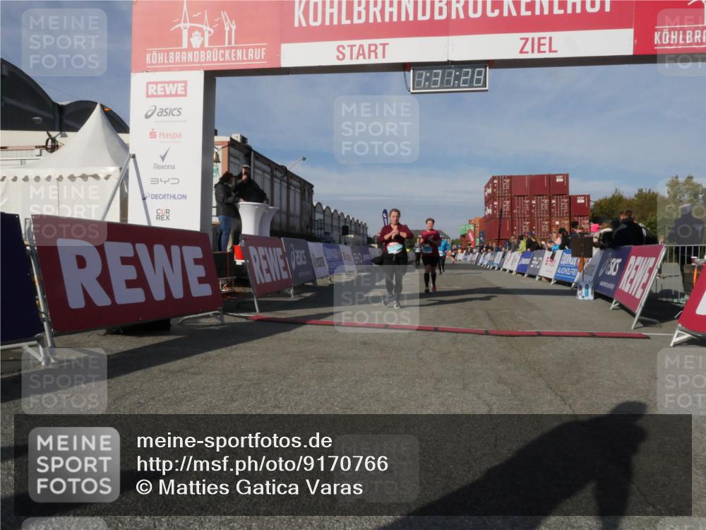 03.10.2025 - Köhlbrandbrückenlauf Matties Gatica Varas http://msf.ph/oto/9170766 03.10.2025 10:31:30 Ziel 1969, 1970, 2205, 2443, 3072, 3663 meine-sportfotos.de