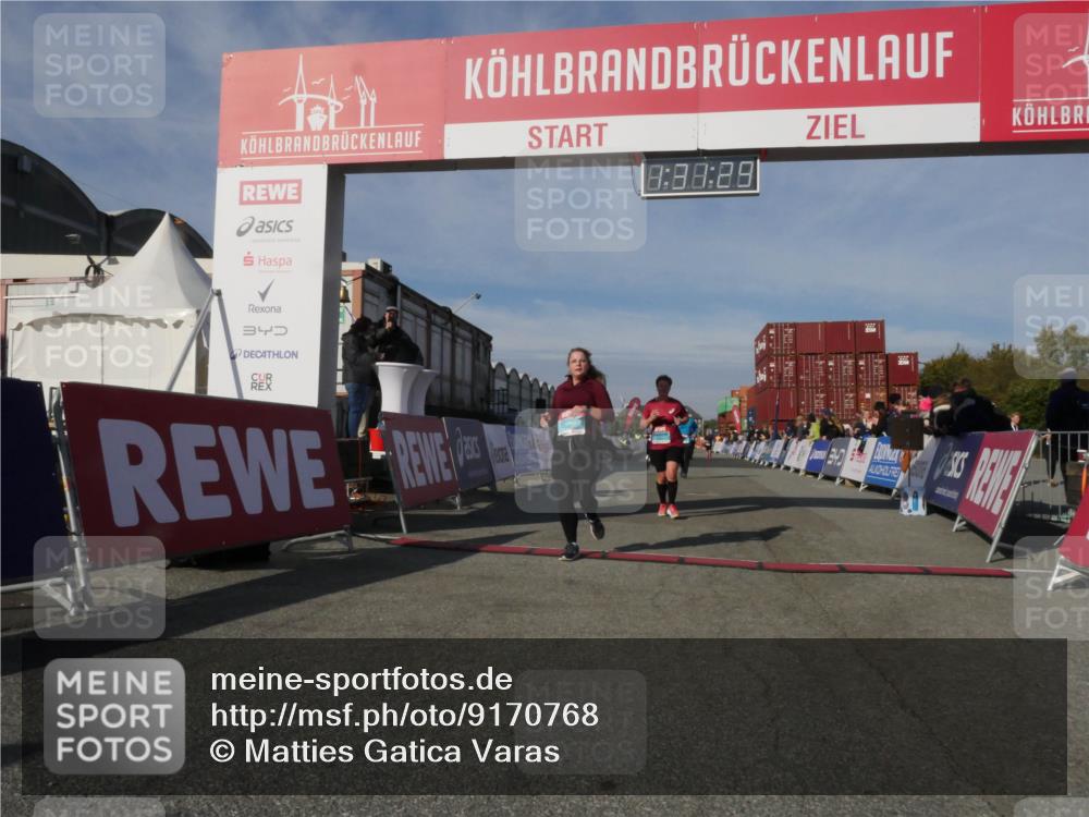 03.10.2025 - Köhlbrandbrückenlauf Matties Gatica Varas http://msf.ph/oto/9170768 03.10.2025 10:31:31 Ziel 1969, 1970, 2443, 3072, 3663 meine-sportfotos.de