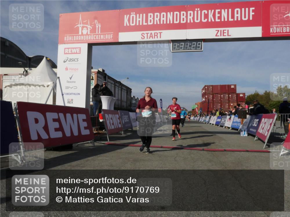 03.10.2025 - Köhlbrandbrückenlauf Matties Gatica Varas http://msf.ph/oto/9170769 03.10.2025 10:31:31 Ziel 1969, 1970, 2443, 3072, 3663 meine-sportfotos.de