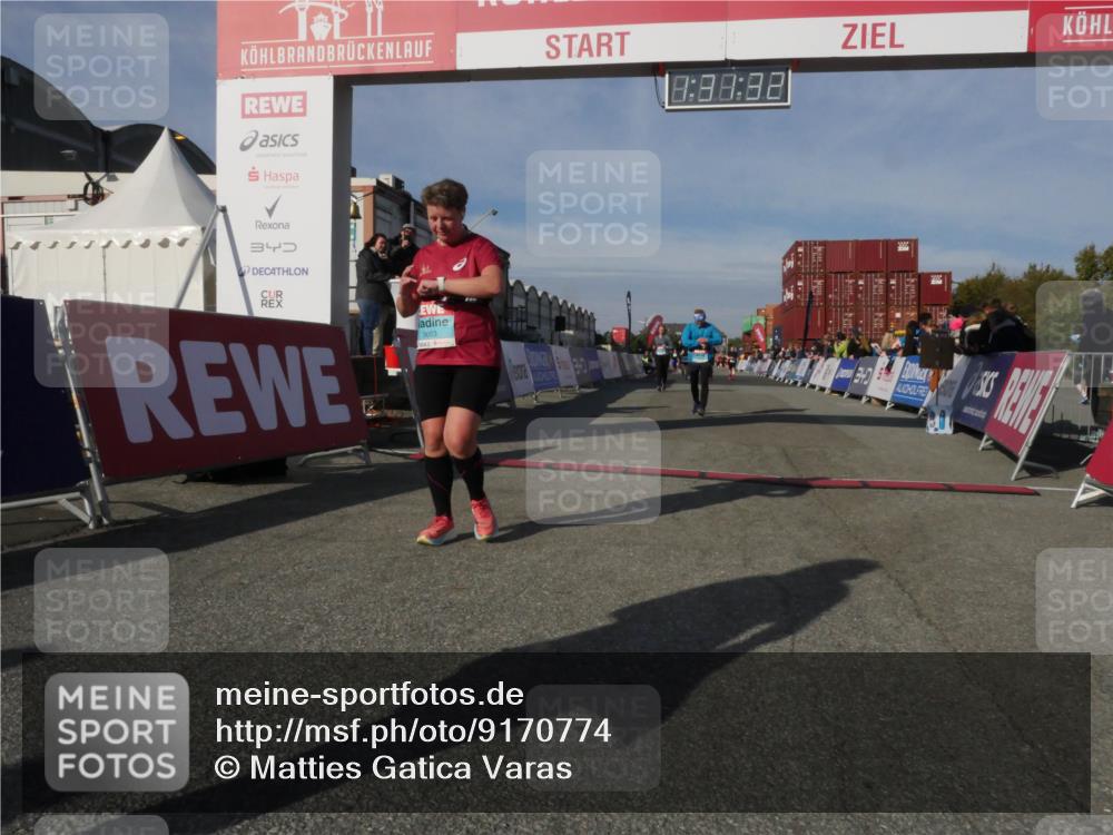 03.10.2025 - Köhlbrandbrückenlauf Matties Gatica Varas http://msf.ph/oto/9170774 03.10.2025 10:31:34 Ziel 1969, 1970, 2443, 2504, 3072, 3383, 3384 meine-sportfotos.de