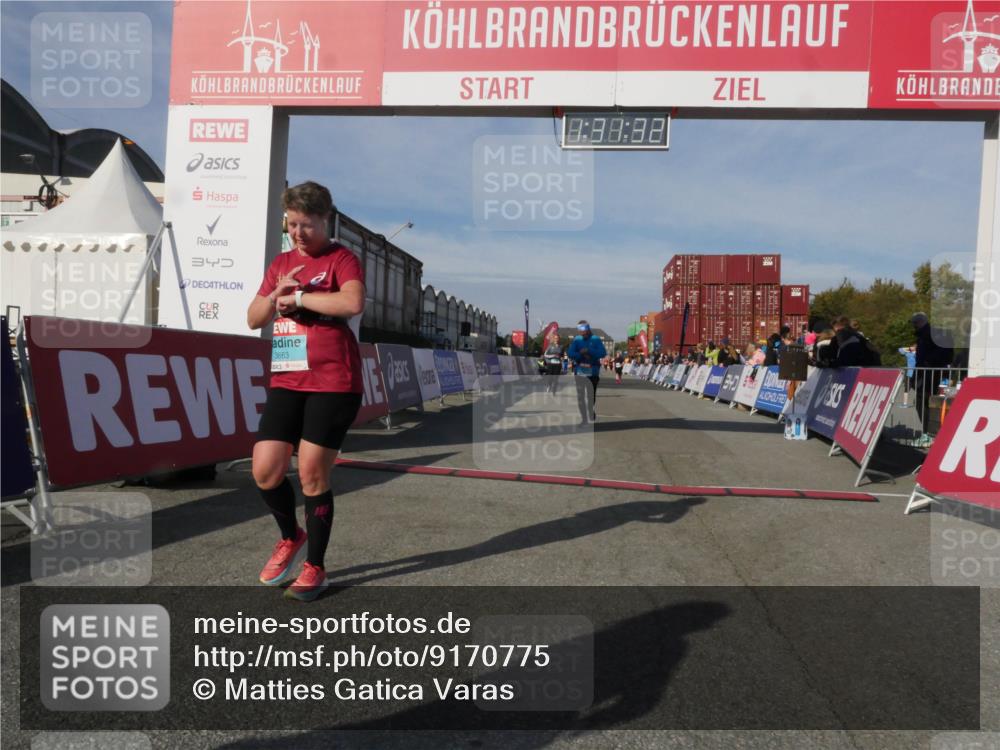 03.10.2025 - Köhlbrandbrückenlauf Matties Gatica Varas http://msf.ph/oto/9170775 03.10.2025 10:31:34 Ziel 1969, 1970, 2443, 2504, 3072, 3383, 3384 meine-sportfotos.de