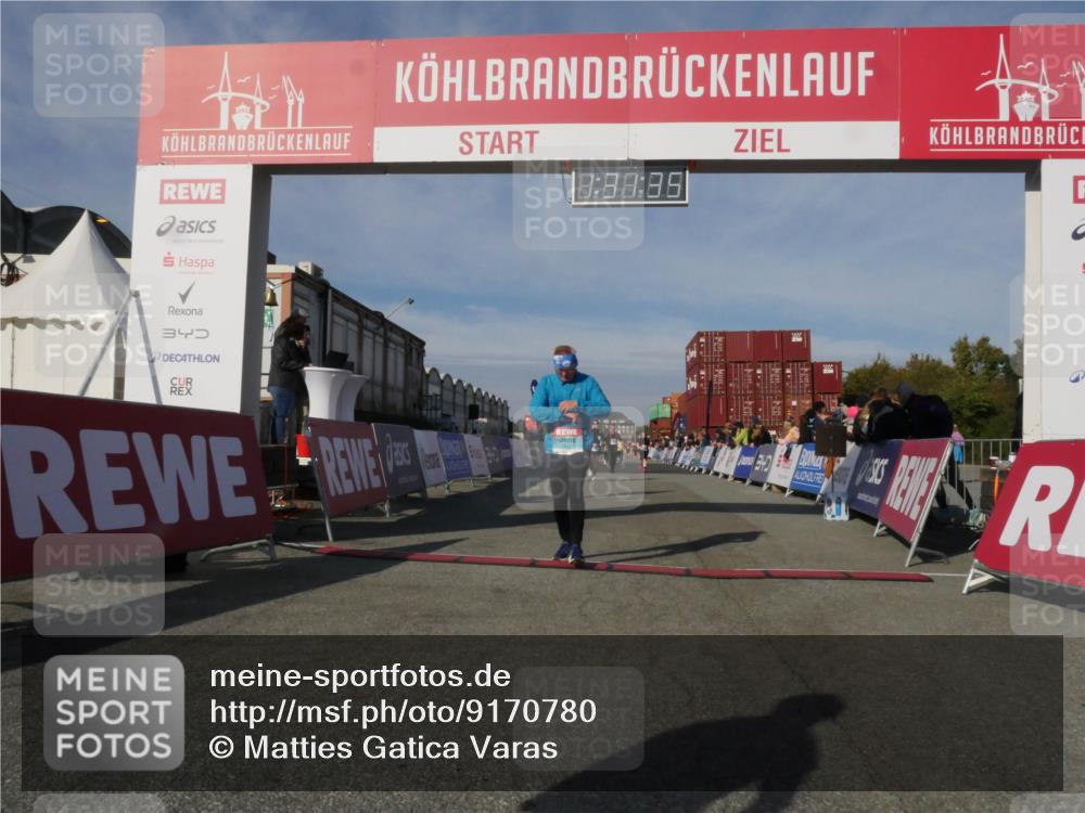 03.10.2025 - Köhlbrandbrückenlauf Matties Gatica Varas http://msf.ph/oto/9170780 03.10.2025 10:31:36 Ziel 1969, 1970, 2443, 2504, 3072, 3383, 3384 meine-sportfotos.de