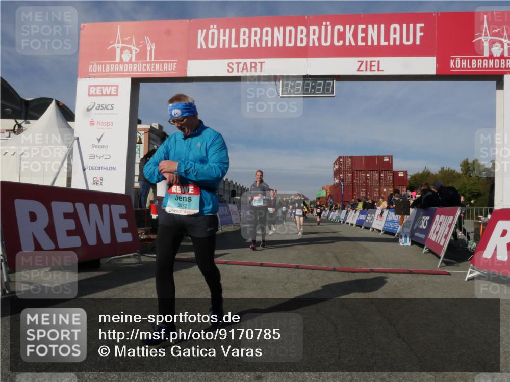 03.10.2025 - Köhlbrandbrückenlauf Matties Gatica Varas http://msf.ph/oto/9170785 03.10.2025 10:31:39 Ziel 1969, 1970, 2385, 2443, 2462, 2463, 2504, 3383, 3384 meine-sportfotos.de